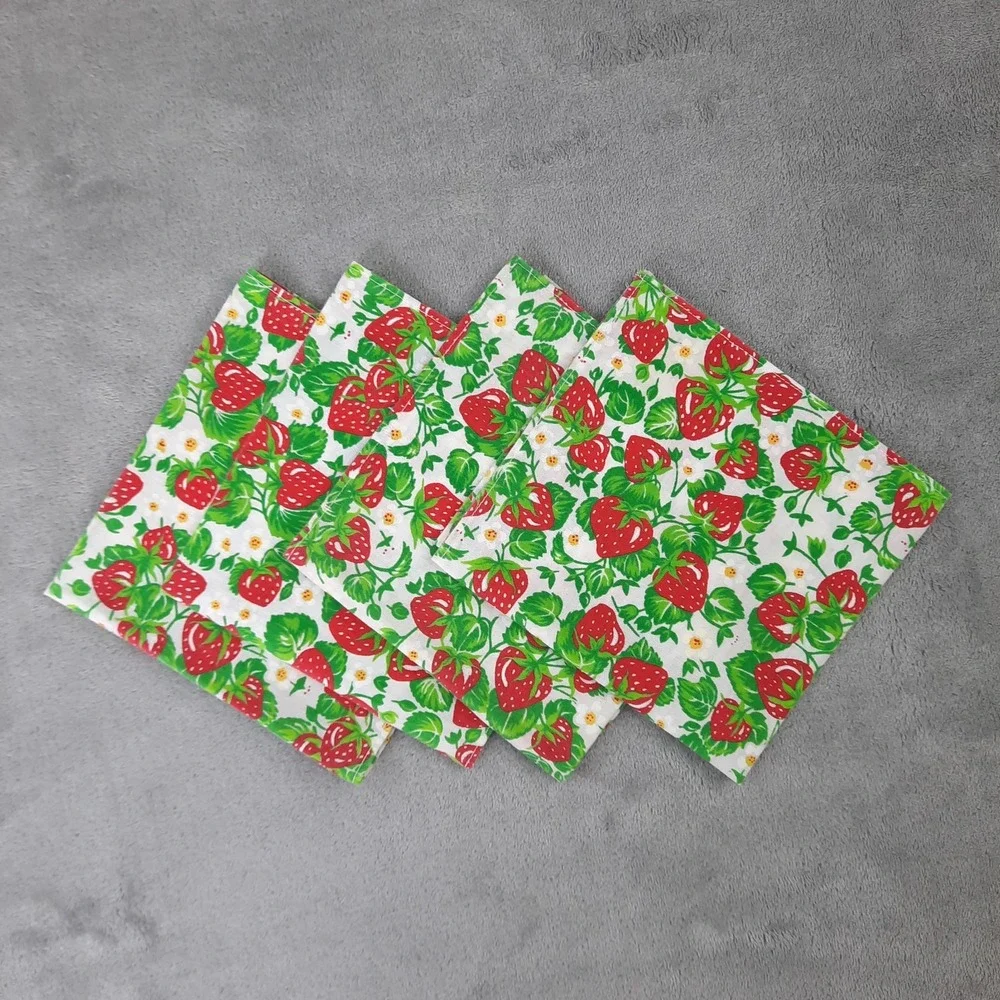 VTG Handmade Cloth Napkins Strawberry Flowers Cotton Set of 4 Cottagecore 13x12